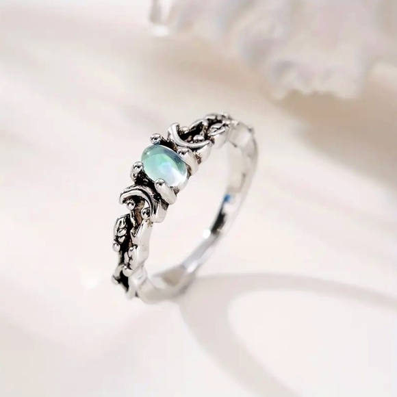 Other - NWOT 🥀 Silver Men's Moonstone Ring Size 6